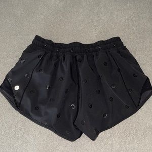 Lululemon hotty hot shorts size 4